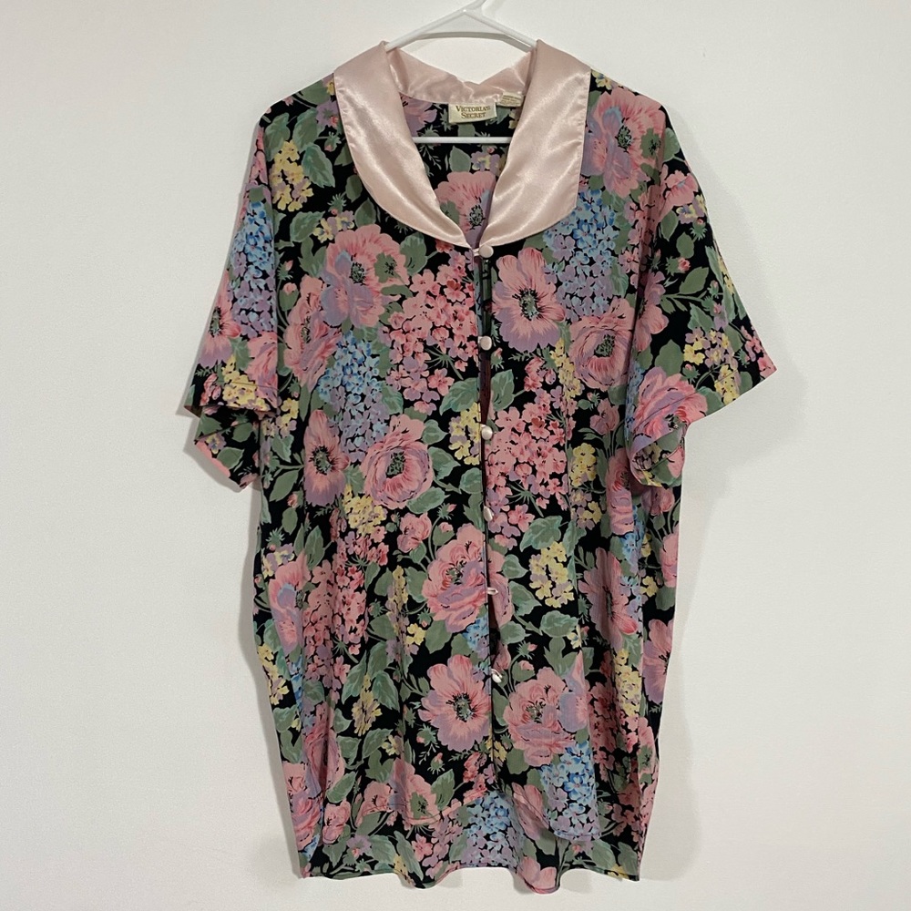 Victoria’s Secret Floral Gold Label Button Down Top
